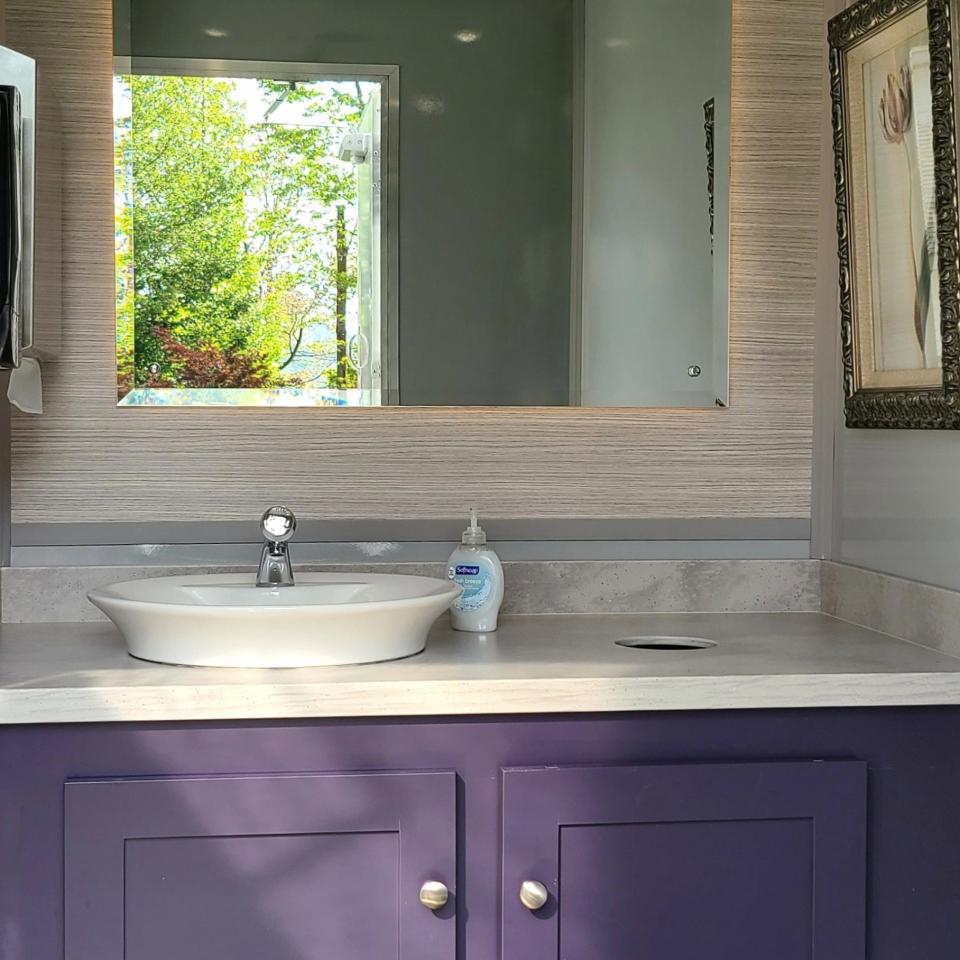 Luxury Restroom Trailer, 4 Private Rooms, Flush Toilets, AC, Stereo